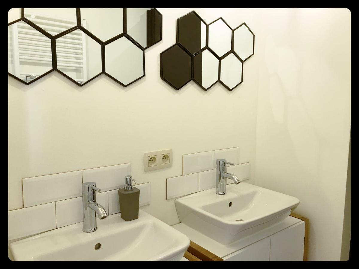 Trendy House 5min From Shoppingstreets Hébergement de vacances